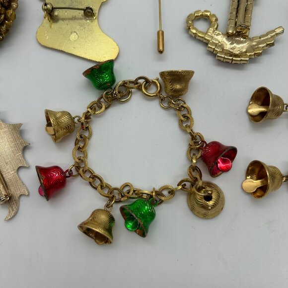 Christmas Jewelry Lot  Brooches Bracelet Earrings Vintage Modern Holly Candle - Picture 12 of 16